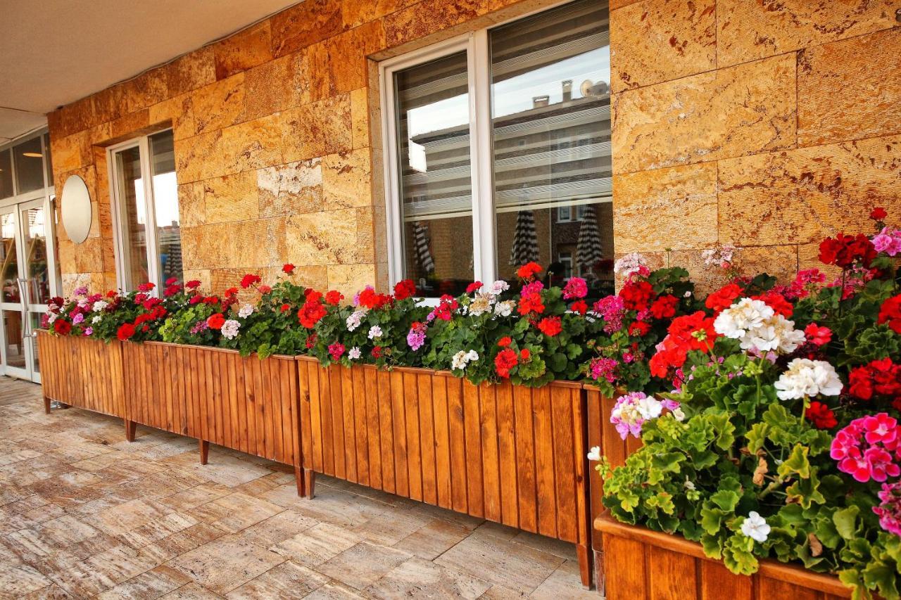 Hotel SAFRAN GERMİA PALaS Bostanbuku Exterior foto